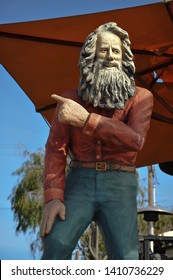 LAGUNA BEACH, CALIFORNIA / USA - DECEMBER 24 2009: A Statue Of Danish Vagabond Eiler Larsen, Known As 