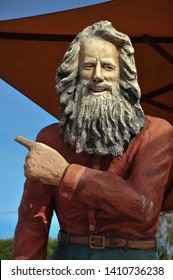 LAGUNA BEACH, CALIFORNIA / USA - DECEMBER 24 2009: A Statue Of Danish Vagabond Eiler Larsen, Known As 