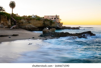 Laguna Beach Mansion Overlooking A  Spectacular Sunrise Over The Southern California Coastline 