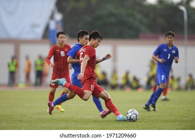 Laguna-Philippine-5dec2019:Van Hau DOAN #5 Player of vietnam during SEAGAMES 2019 between thailand against vietnam at binan football stadium,philippine