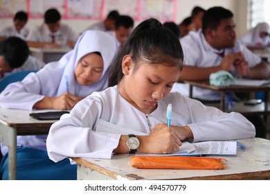 LAHAD DATU, SABAH MALAYSIA- SEPT 22, 2016: Malaysian Secondary School Students Taking Examinations In The Classroom.