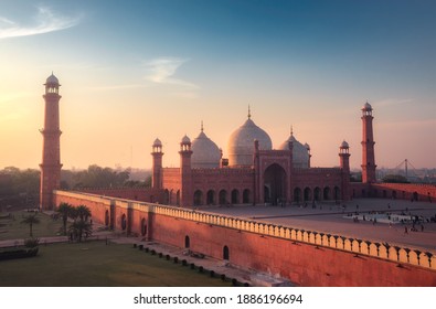 Lahore, Punjab Pakistan - October 06 2020: Sunset At Badshahi Mosque