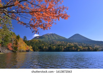  Lake Onnetō In Autumn. Akan Mashu National Park.