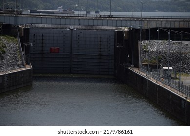 Lake Barkley And Kentucky Lake Dam Area