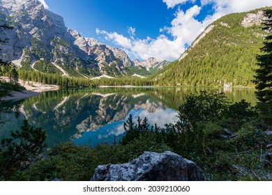 Lake Braies (Lago di Braies or Pragser Wildsee) and the Mountain peak of Croda del Becco or Seekofel, Dolomites, South Tyrol, Trentino-Alto Adige, Bolzano province, Italy, Europe.