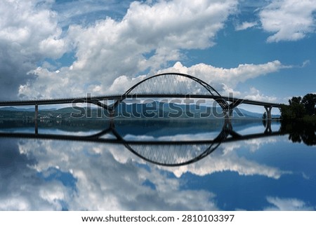 Lake Champlain Bridge, a 2,200‑foot span crossing Lake Champlain between Crown Point, New York and Chimney Point, Vermont, United States of America
