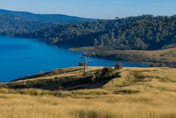 Lake Lyell Recreation Park Is A Beautiful Destination Close To Lithgow. It Provides Visitors With Access To The Lake Via A Concrete Boat Ramp For Water Skiing, Fishing, Kayaking And General Boating.