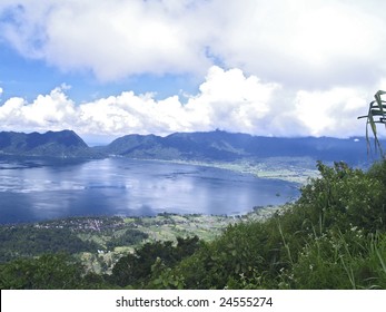      Lake Maninjau