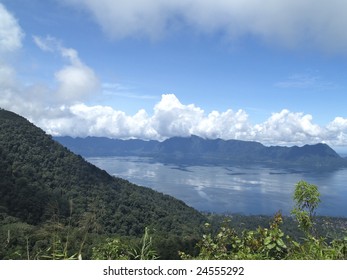     Lake Maninjau