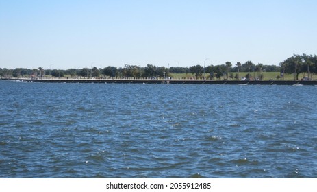 Lake Pontchartrain Along Lakeshore Drive In New Orleans