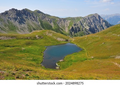 Le lac Néal dans le parc régional du Queyras, Alpes, France