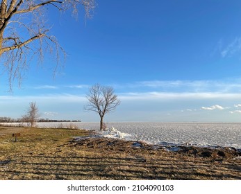 Lake St. Clair In Michigan On A Cold Winter Day.