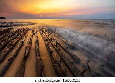 Mast Timber Images Stock Photos Vectors Shutterstock