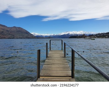 Lake Wanaka Bridge View And Snow Mountain