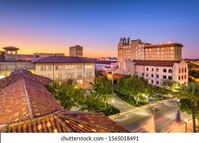 Lakeland, Florida, USA Downown Cityscape At City Hall During Dusk.