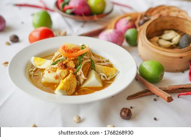 Laksa Consists Of Various Kinds Of Vegetables Such As Sprouts, Tofu, Eggs. Laksa Is A Traditional Food From The City Of Bogor, Indonesia. January 15, 2020.