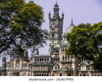 Lakshmi Villas Palace also known as Rajmahal of Vadodara. Lakshmi Villas Palace is Proud of Vadodara and most attractive place for tourist in Vadodara.