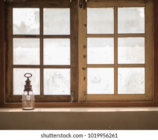 Lamp with window