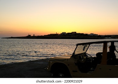 LAMPEDUSA, SICILY, ITALY, CIRCA AUGUST, A Family On A Citroen Mehari, A Typical Beach Car In The Island Of Lampedusa On 2022.