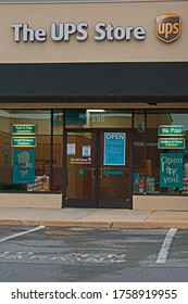 Lancaster, Pa./USA-June 18, 2020: The UPS Store Network Is The World's Largest Franchisor Of Retail Shipping, Postal, Printing And Business Service Centers. Today, There Are More Than 5,000 Stores.