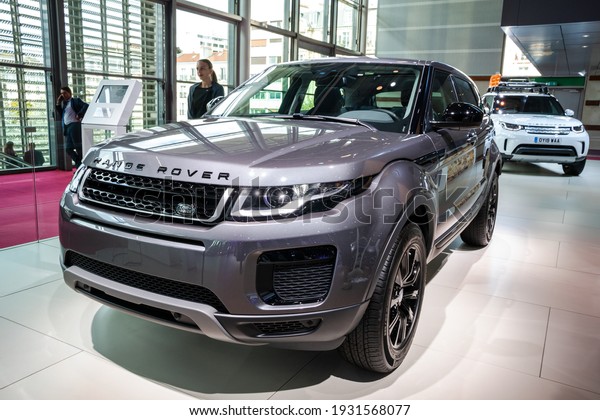 Land Rover Range Rover SUV car at the Paris Motor\
Show. France - October 3,\
2018