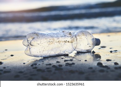 36,285 Land pollution Stock Photos, Images & Photography | Shutterstock