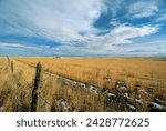 Landscape of the great wide open spaces of the prairies, in the south west of north dakota, united states of america, north america