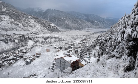 Landscape Image of Manali Covered in Snow | Manali in Winters covered in Snow | Hillstation covered in heaps Snow