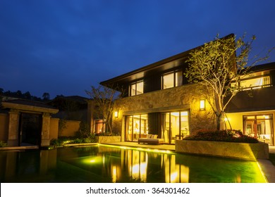 119,171 House with pond Images, Stock Photos & Vectors | Shutterstock