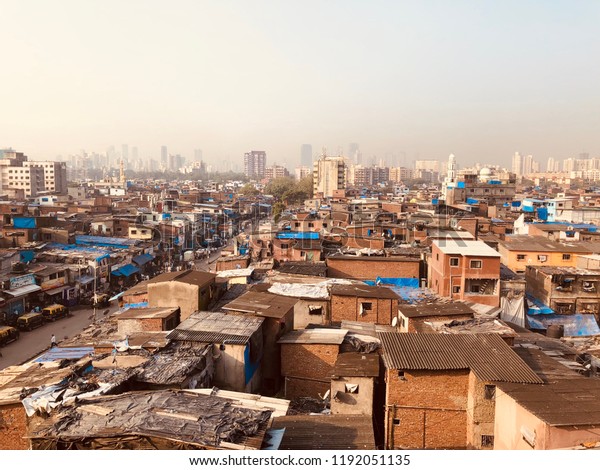 ダラビの横ビュー ムンバイの中心部とアジア最大のスラム街 の写真素材 今すぐ編集