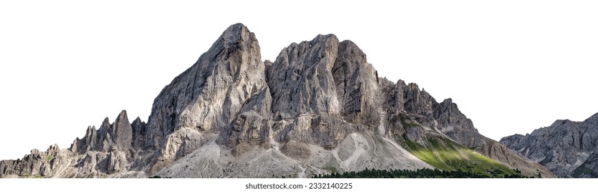 Vista panorámica de las montañas rocosas grises aisladas en un fondo blanco.