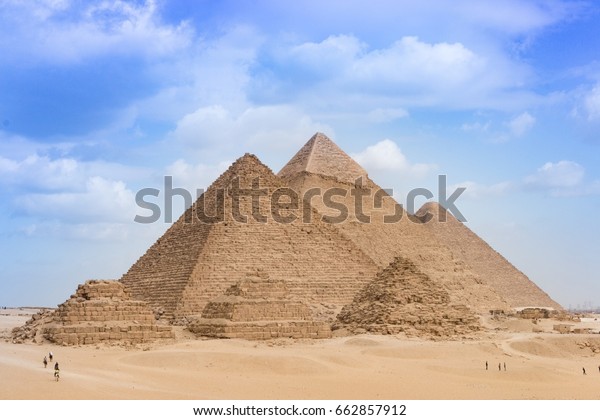 Landscape View Pyramids Foto de stock 662857912 | Shutterstock