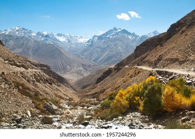 The Landscape Of Wakhan Corridor - The Narrow Land Between Afganistan And Tajikistan. River Pyandzh Is A Border. Pamir Mountains, Asia