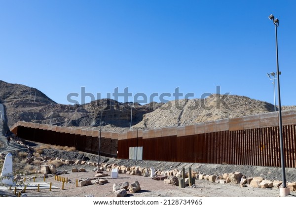 Landscapes of the border wall
that divides Mexico from the United States in Ciudad Juarez
Chihuahua