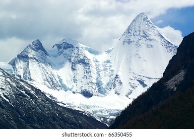 Landscapes of snow mountain in Daocheng,Sichuan Province, China
