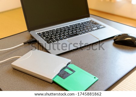 Laptop computer and floppy disk