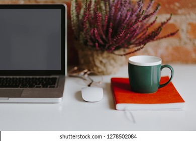 8,821 Organized workspace Images, Stock Photos & Vectors | Shutterstock