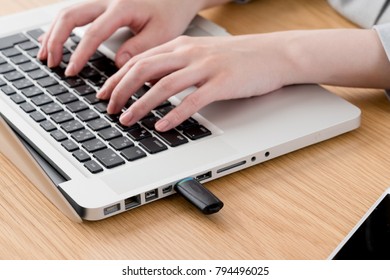 
				Laptop and USB, female