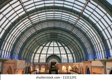 Large Arched Roof In Shopping Centre Dubai