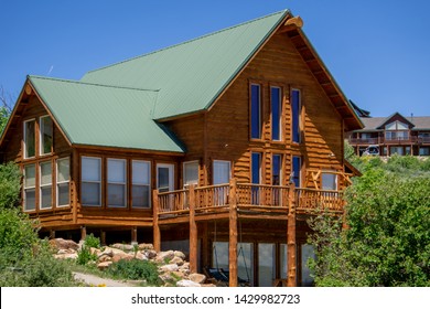 Imagenes Fotos De Stock Y Vectores Sobre Large Cabin Shutterstock