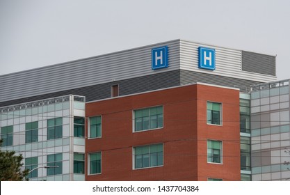 Large Canadian Urban Hospital With Classic Ontario Hospital Signage