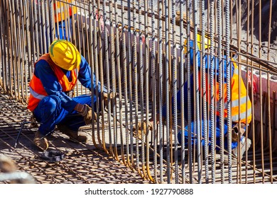 Large construction, bridges, buildings, industry execution of the foundation and concreting.