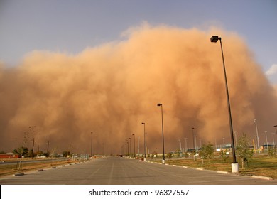 Large Dust Storm Blowing In