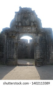  Is A Large Fort In The Town Of Vasai In The Palghar District Of Maharashtra State In The Konkan Division In India. 