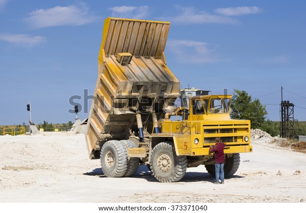 Large haul truck\
ready for big job in a\
mine