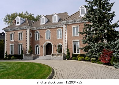 Large House With Circular Driveway