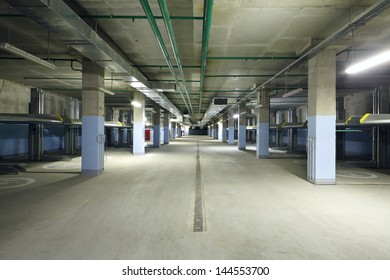 92 Two storey car park Images, Stock Photos & Vectors | Shutterstock