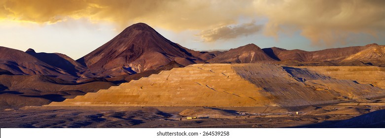 Large Modern Gold Mine In The Nevada Desert