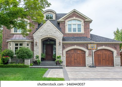 Imagenes Fotos De Stock Y Vectores Sobre Residential Garage