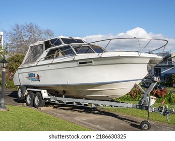 605 Boat In Driveway Images, Stock Photos & Vectors | Shutterstock